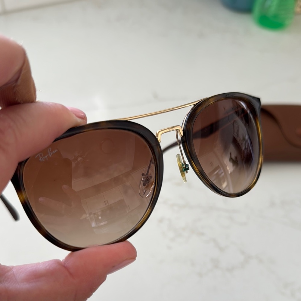 Ray-Ban Tortoiseshell and Gold Round Sunglasses with Brown Lenses - Picture 3 of 3
